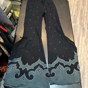 XL black & gray split flare pants